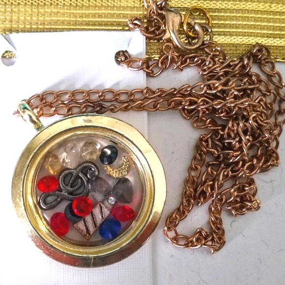 "Cleveland Rocks" Lighthouse Memory Charm Locket - Picture 5 of 9